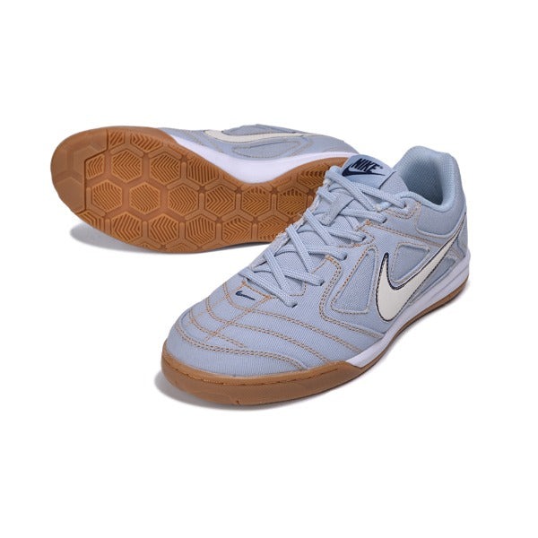 Chuteira Nike SB Gato x Supreme Light Blue — Light Blue, White Swoosh IC — Imagem 2