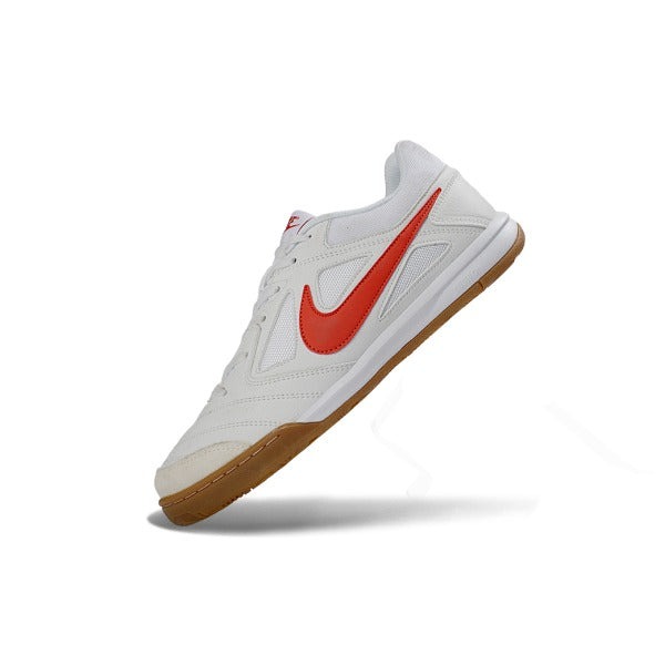 Nike SB Gato x Supreme White And Red — White, Red Swoosh, Gum Sole IC — Imagen 4
