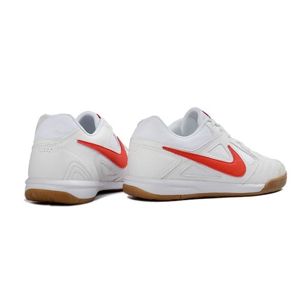 Nike SB Gato x Supreme White And Red — White, Red Swoosh, Gum Sole IC — Imagen 3