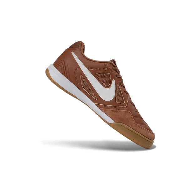 Chuteira Nike SB Gato x Supreme Brown IC — Imagem 5